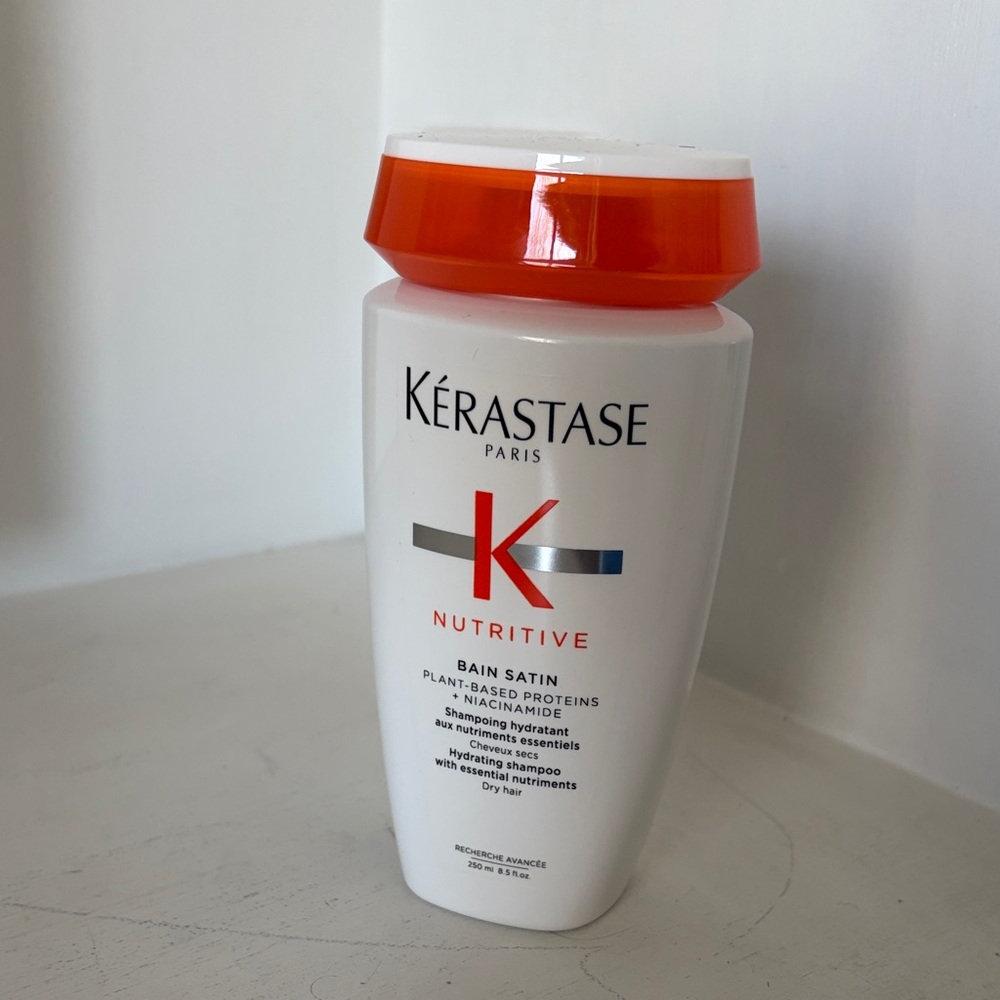 Nutritive Bain Satin Hydrating Shampoo 8.5oz.